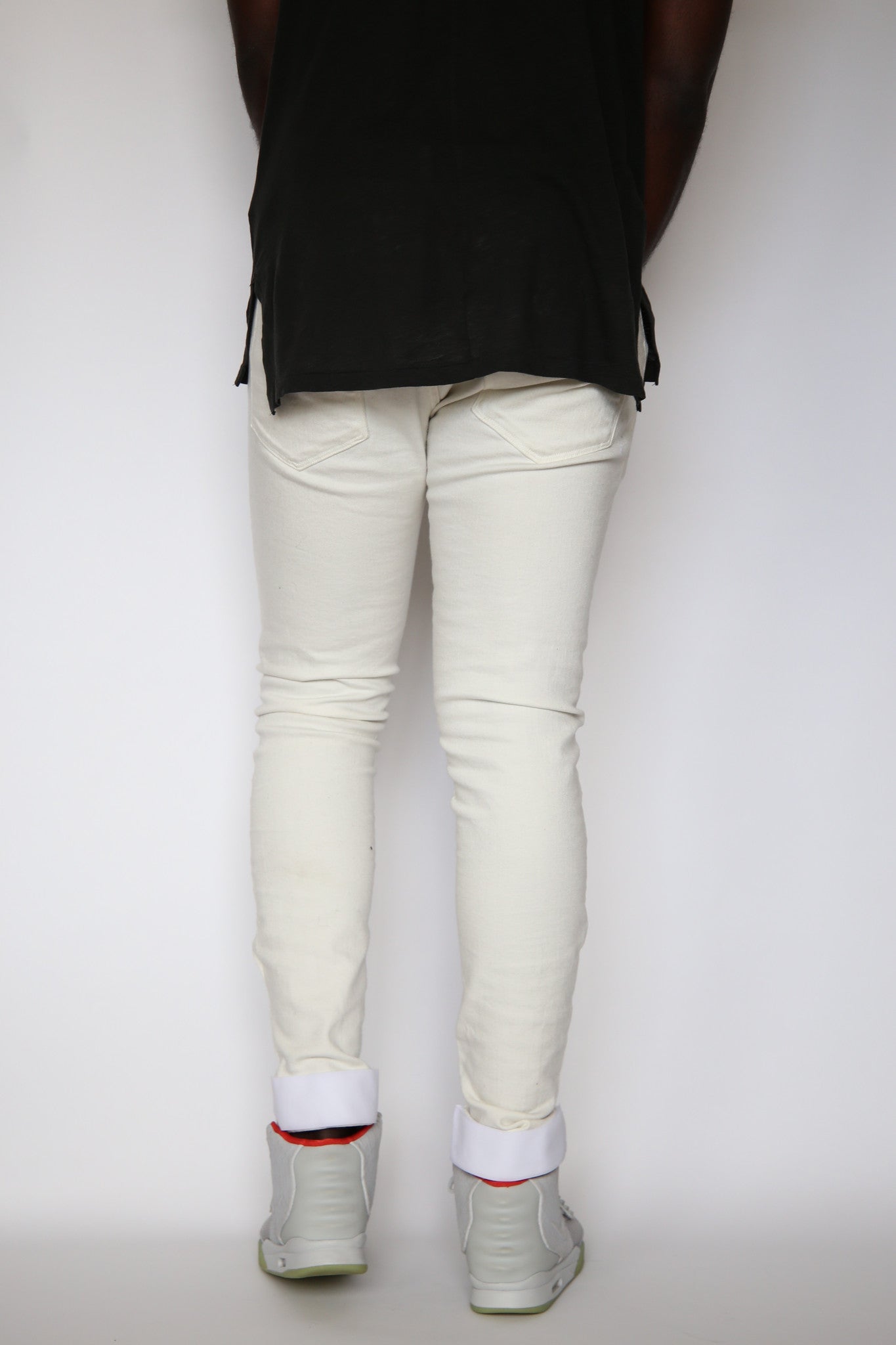 Slim Fit Auto-Taper Jeans (Off-White)