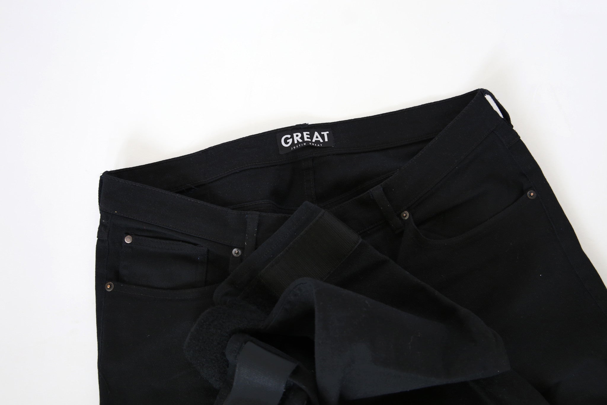 Slim Fit Auto-Taper Jeans (Black)