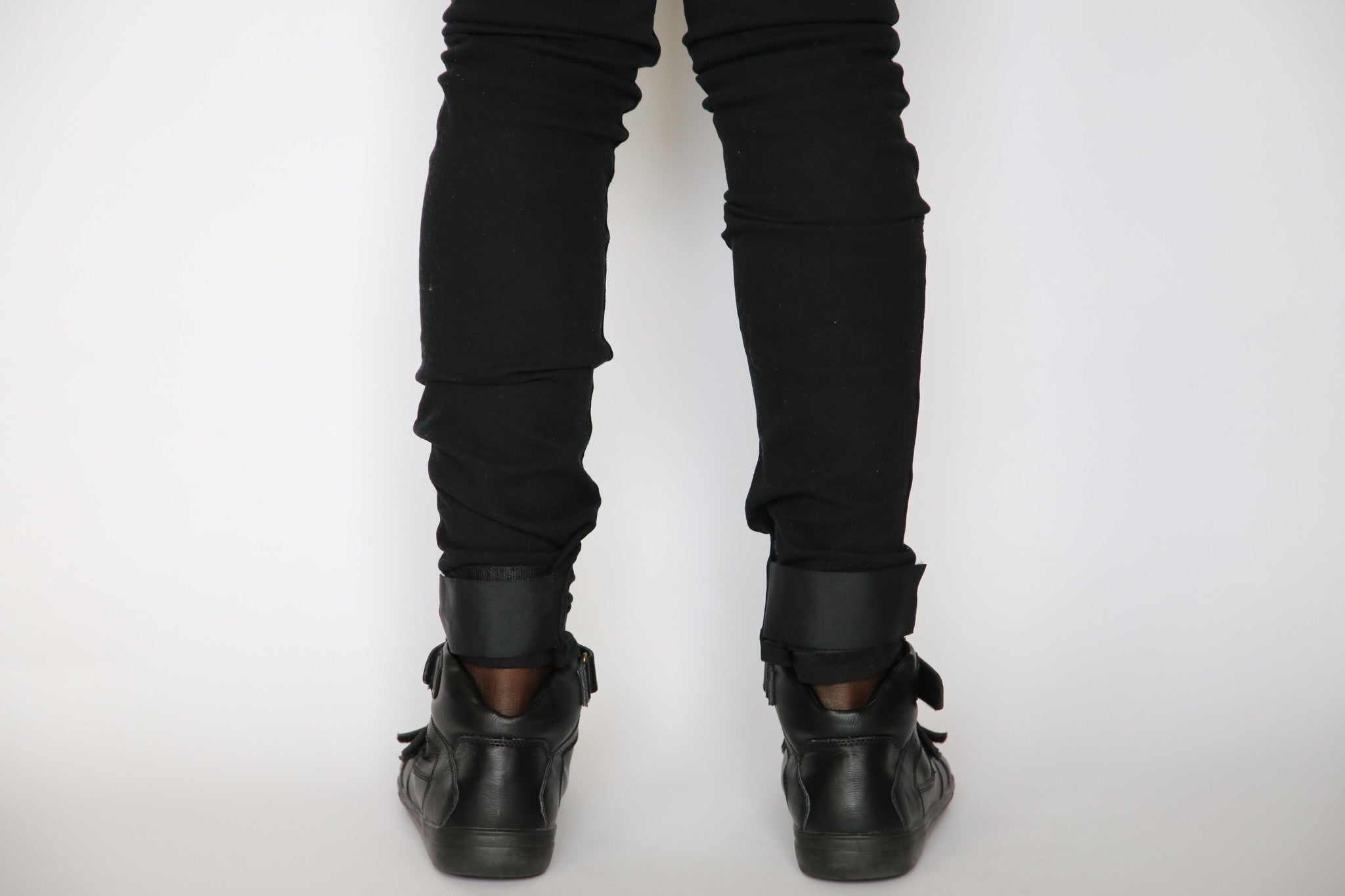 Slim Fit Auto-Taper Jeans (Black)