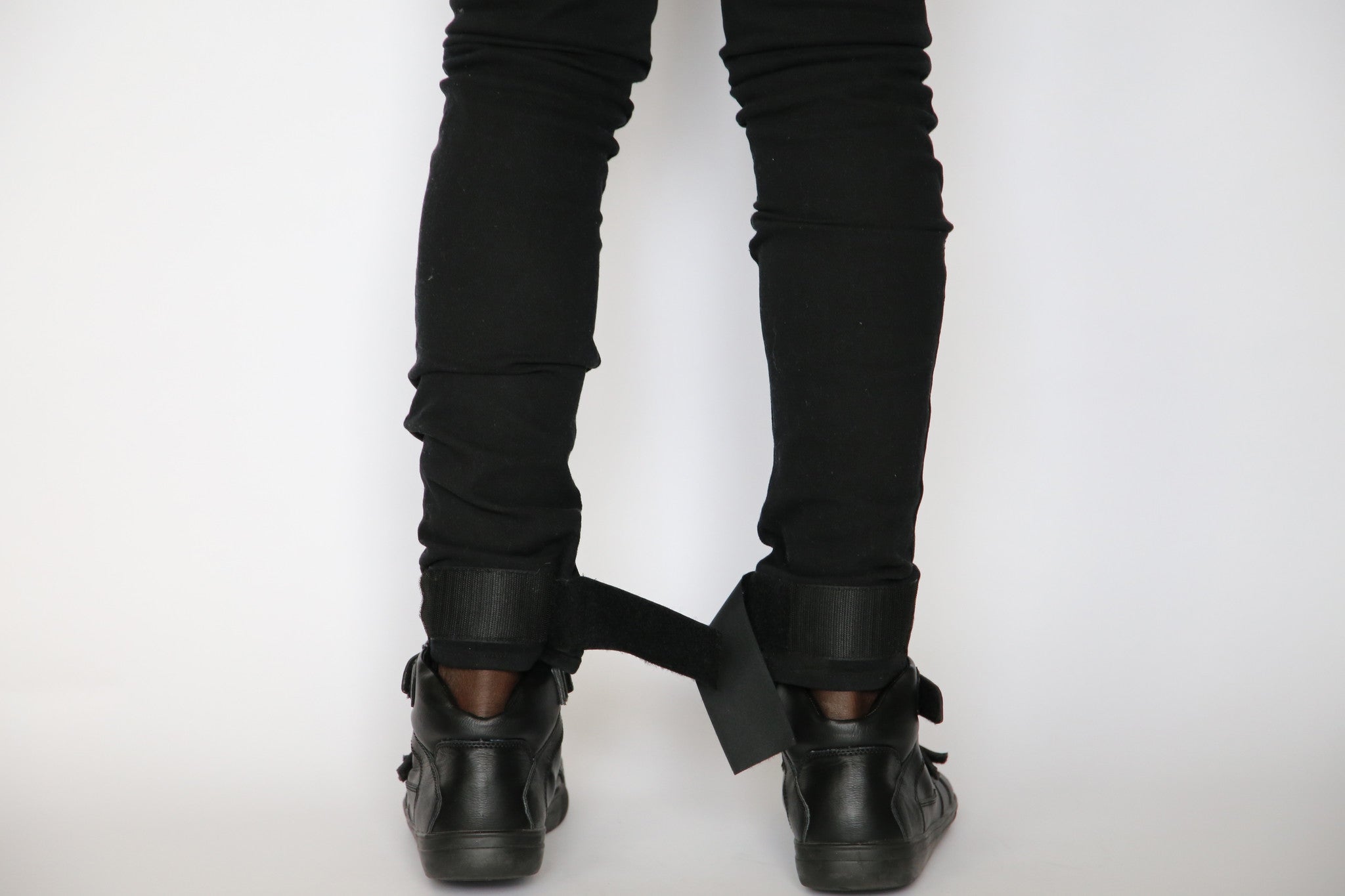 Slim Fit Auto-Taper Jeans (Black)